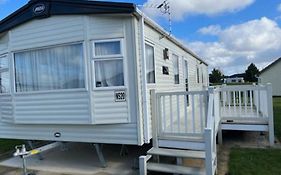 3 Bed 2 Bath Static Mobile Home On Fantastic Park